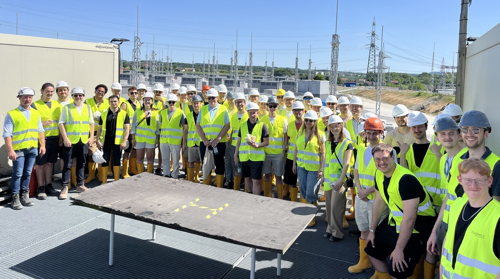 Energiesektor‑Labore, Windkraft, Bahnbereich und geplante Exkursionen an KIT/Partnern.